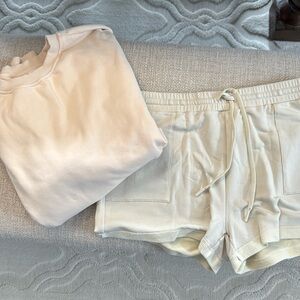 Medium sweatshirt Nd shorts